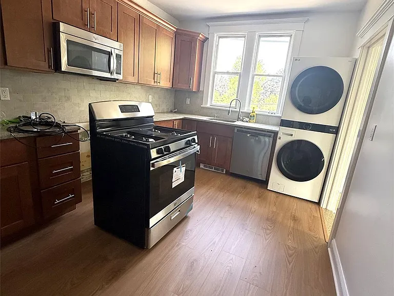 632 Middle Neck Rd #2 — Photo 4