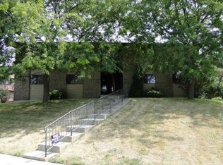 736 W Division St, South Elgin, IL 60177