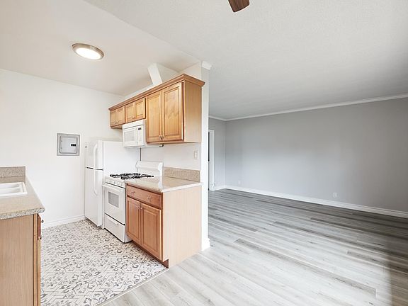 5th image of 2636 Kansas Ave #13