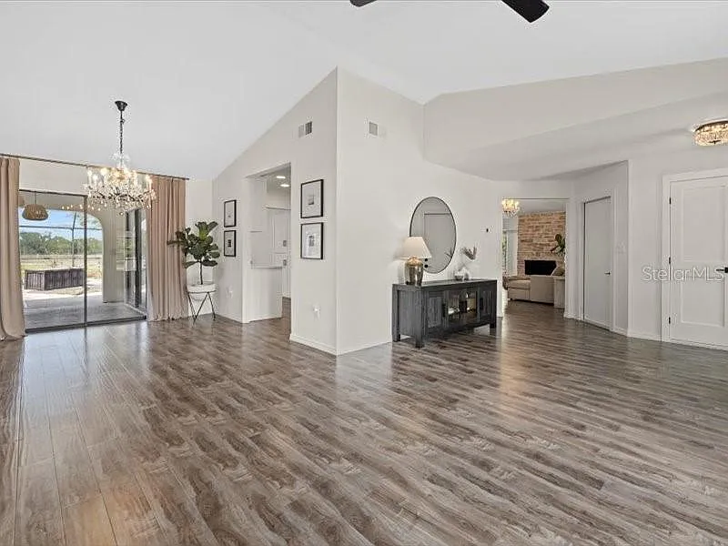 3 bed, 2.0 bath, 2181 sqft, $4,250 — Photo 3