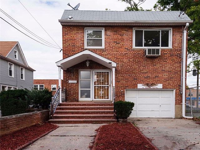 1st image of 23733 Davenport Ave