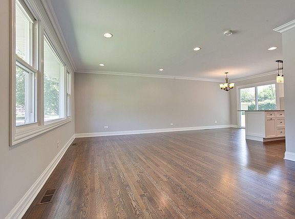 4th image of 336 Crescent Dr