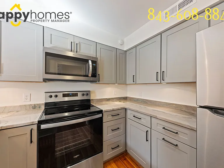 377 King St #201 — Photo 3