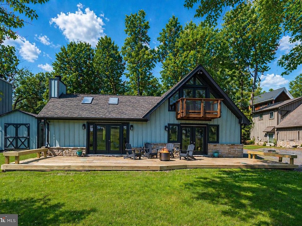 1st image of 48 Stone Tavern Ln #2