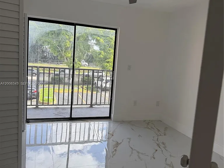 2669 W 52nd St #12 — Photo 18