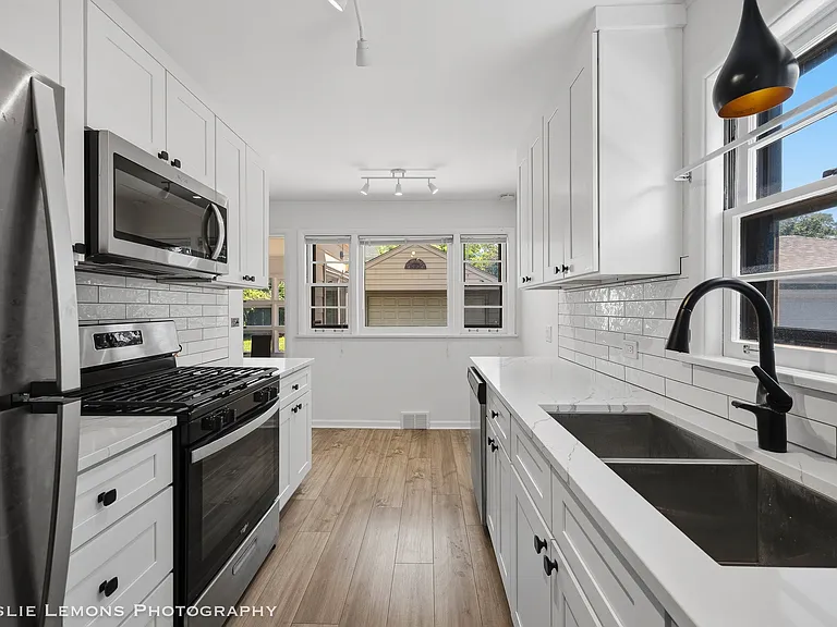 4089 Western Ave — Photo 8