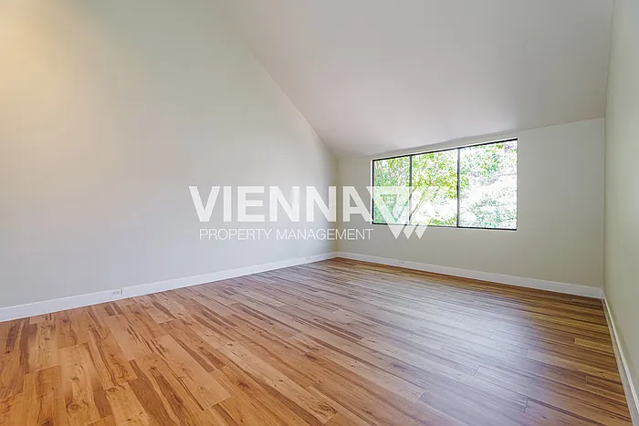 340 Wyndgate Rd — Photo 10