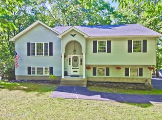 3362 Stonehenge Dr, East Stroudsburg, PA