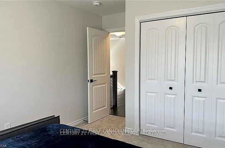 63 Royal Cres — Photo 24