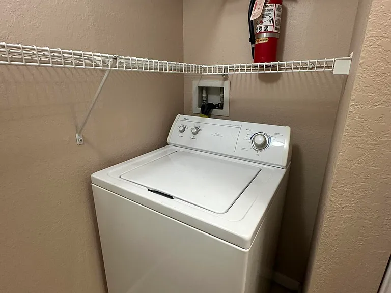 141 SW Palm Dr #202 — Photo 30