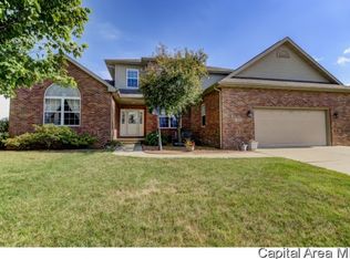 334 Newcombe Ln, Chatham, IL 62629