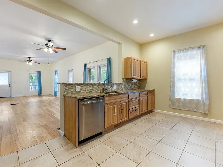 kitchen/living space