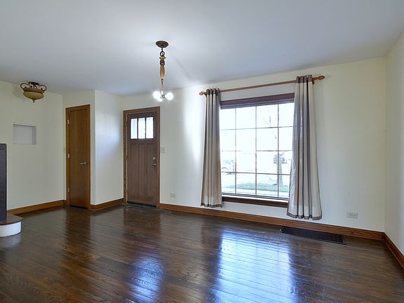 3rd image of 1683 Stockton Ave