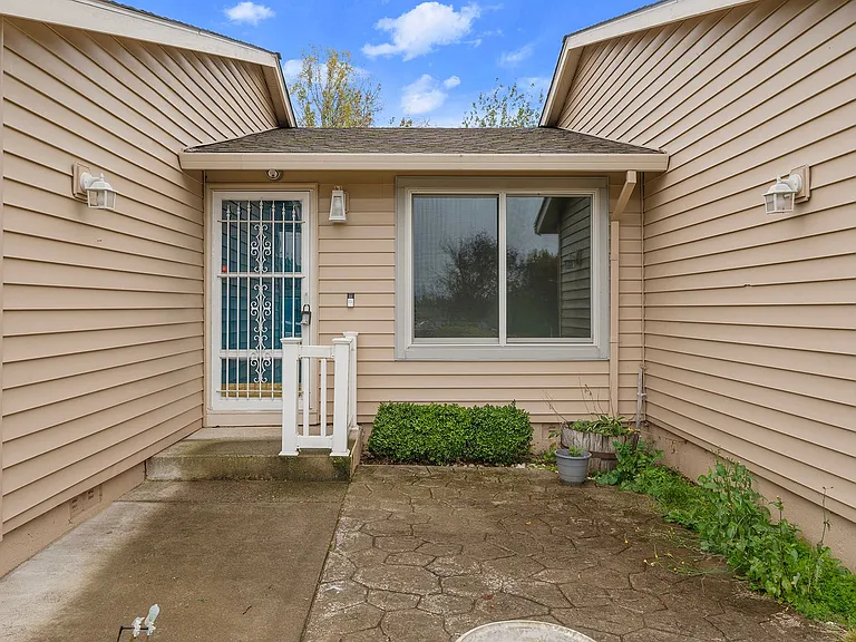 3036 SE Lewis Ct — Photo 13