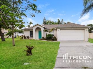 1055 Grandeur St SE, Palm Bay, FL 32909