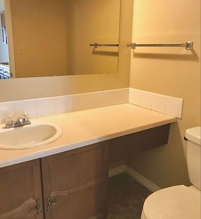 4th image of 5716 49a St