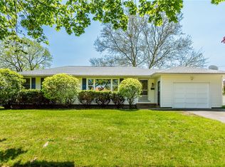 15 Pamda Dr, Rochester, NY 14617