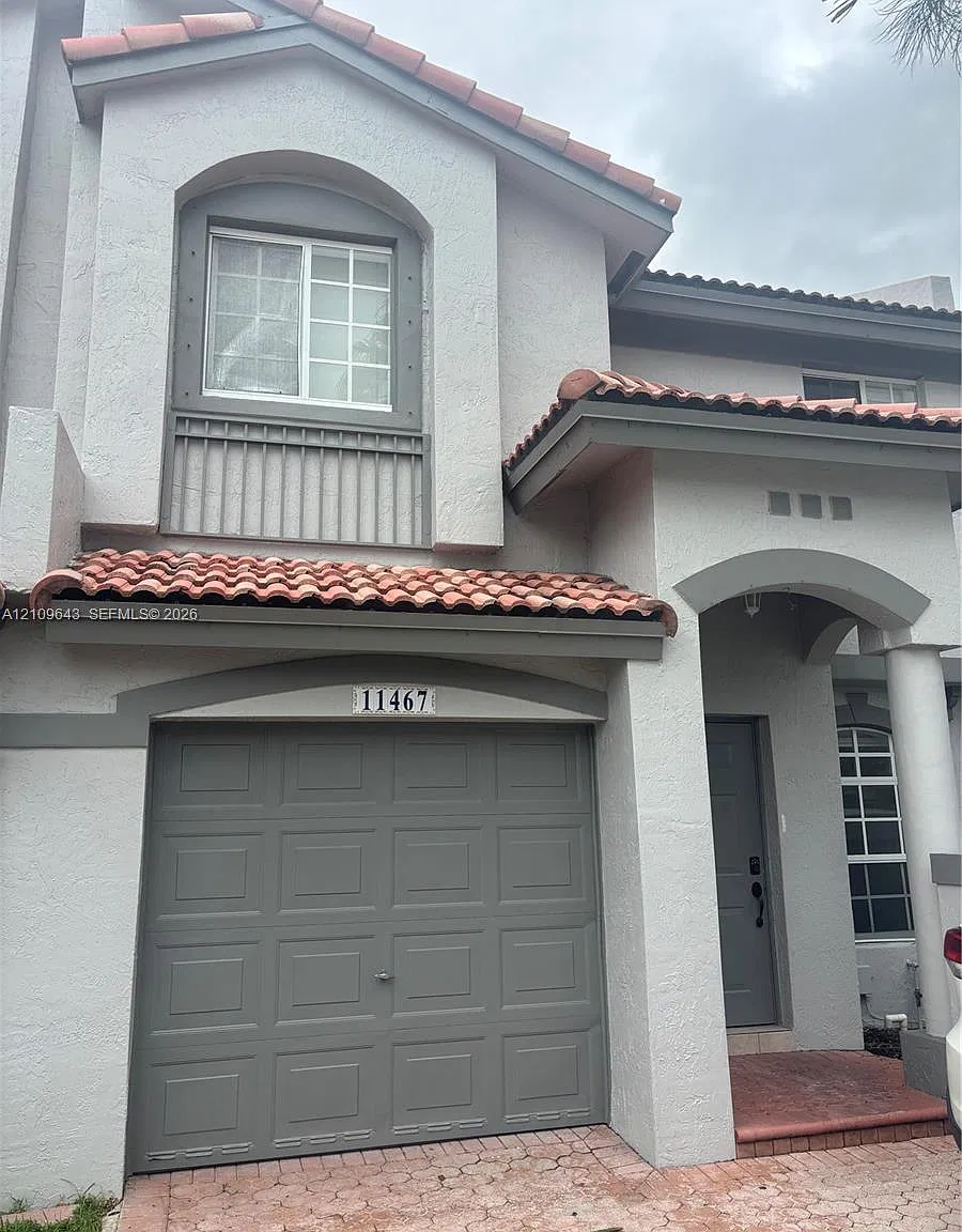 11467 NW 51st Ter — Photo 1