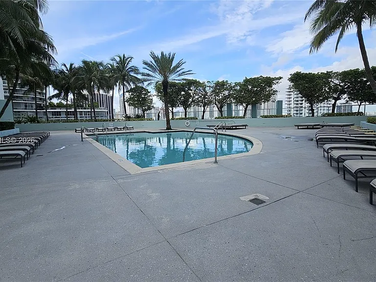 1900 N Bayshore Dr #3019 — Photo 22