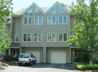 203 Holley Ln, Woonsocket, RI 02895