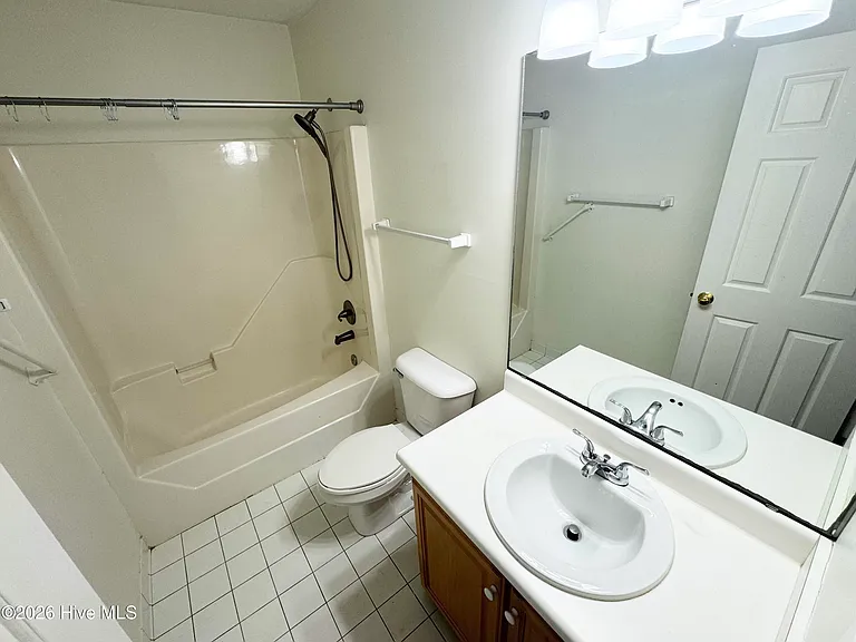 524 N 2nd St #102 — Photo 8