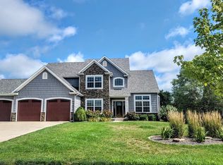 2106 Slade Ln, Mahomet, IL 61853