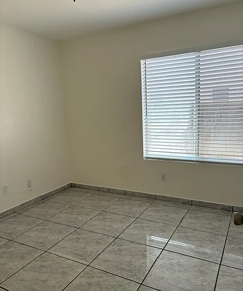 12830 Tiverton Ct — Photo 6