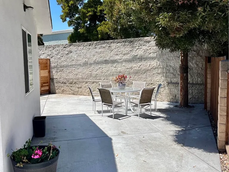 1839 N Vine St #A — Photo 8