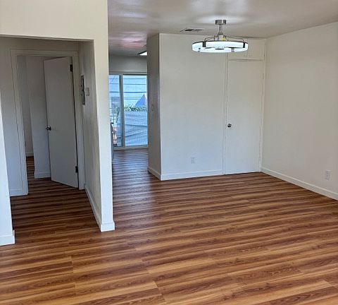 2nd image of 1065 Davis Ave APT B