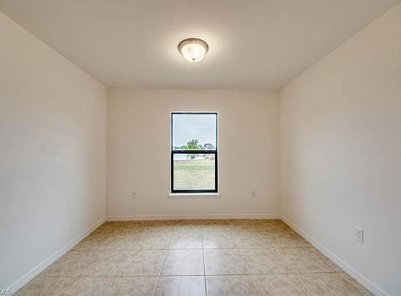 4th image of 145 Shadow Lakes Dr