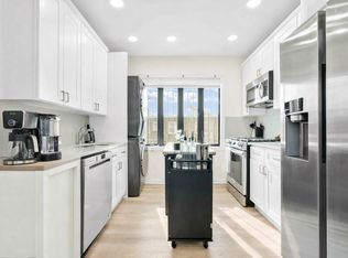 20-39 31st St #3F, Astoria, NY 11105