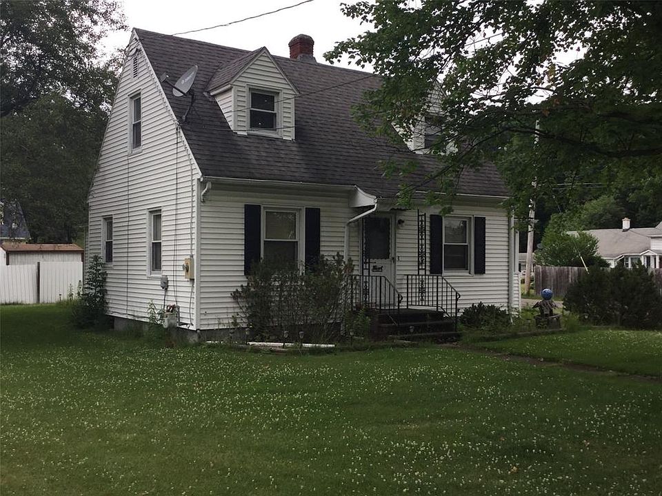 2nd image of 19 Trafford Rd