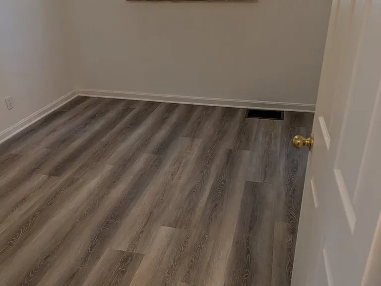 40 Glen Este Pl #1 — Photo 3