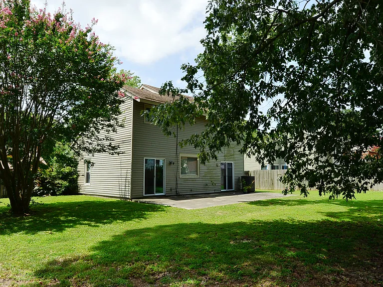 1548 Beachview Dr — Photo 24