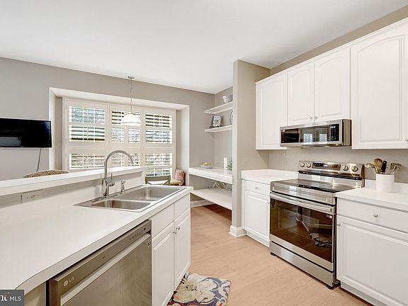5th image of 1309 Sundial Dr