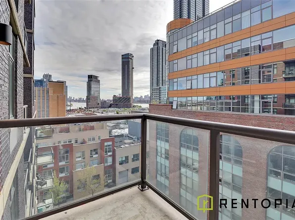 2-26 50th Avenue image 7 of 8