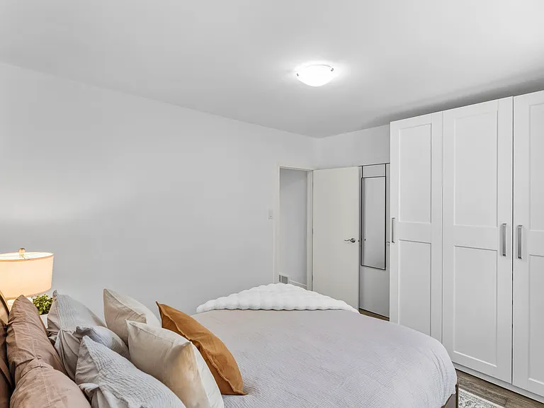 639 Brock St #639 — Photo 17