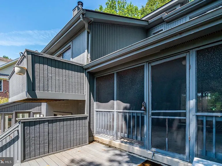 203 W Glendale Ave — Photo 82