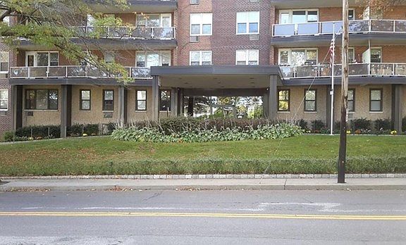 2nd image of 360 Westchester Ave APT 504