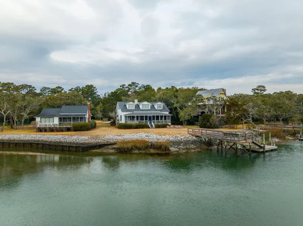 44 Hook Dr, Pawleys Island, SC 29585