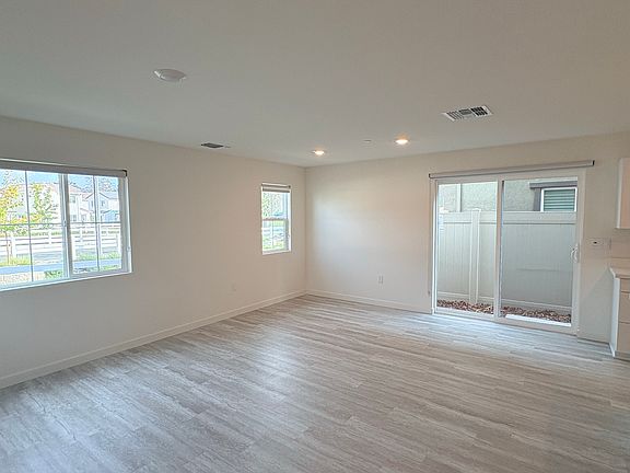 Spacious living room
