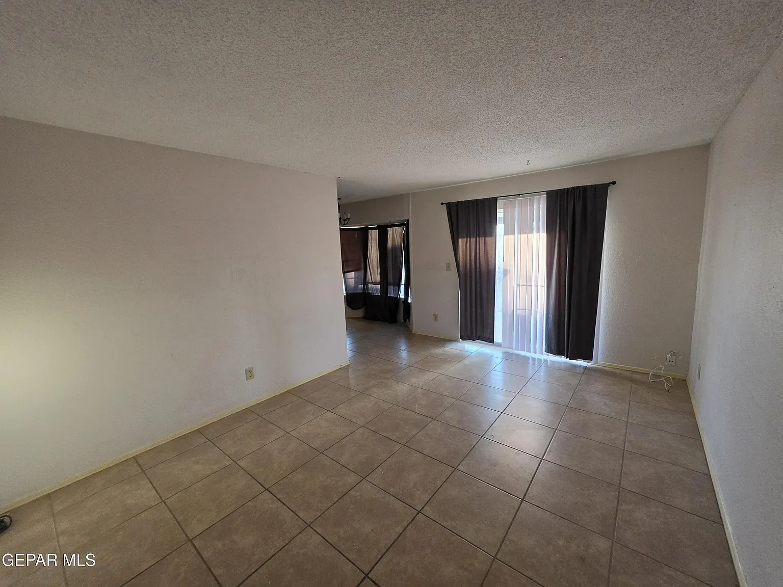 2 bed, 2.0 bath, 1400 sqft, $1,150 — Photo 4
