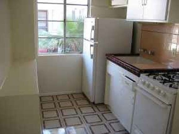 5th image of 1725 Cypress Ave