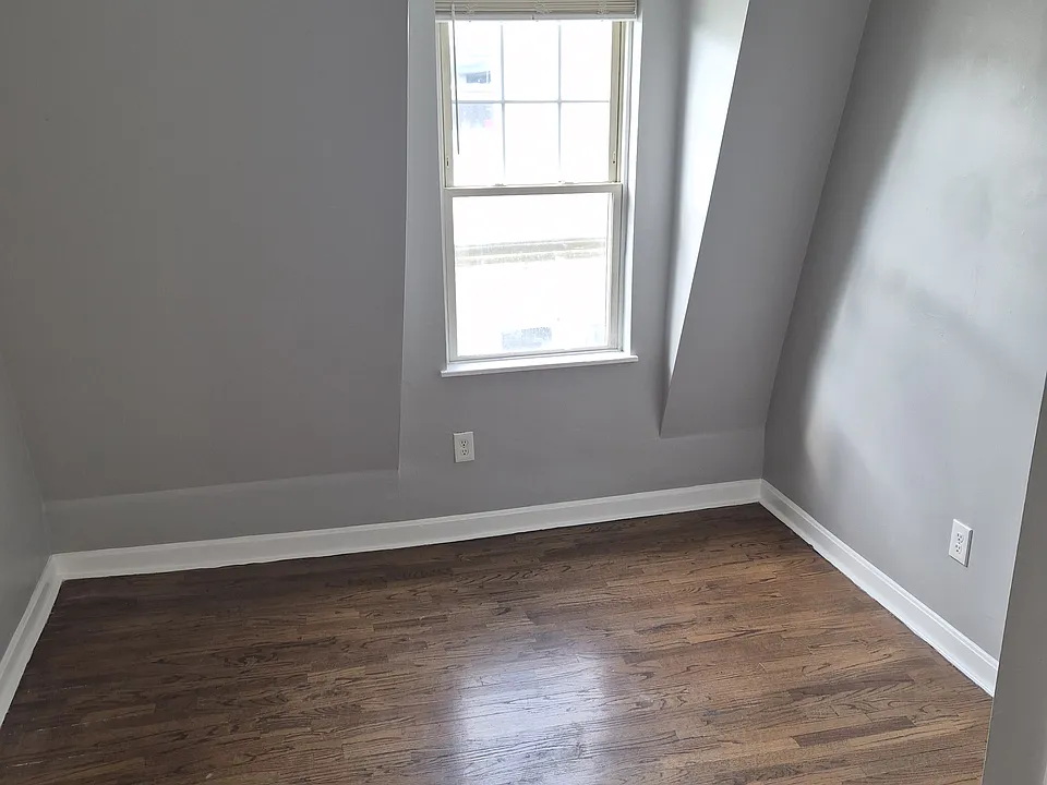 6 Abbot St #3L