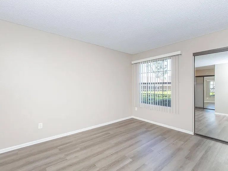 Oak Tree Court Apartment Homes — Photo 42