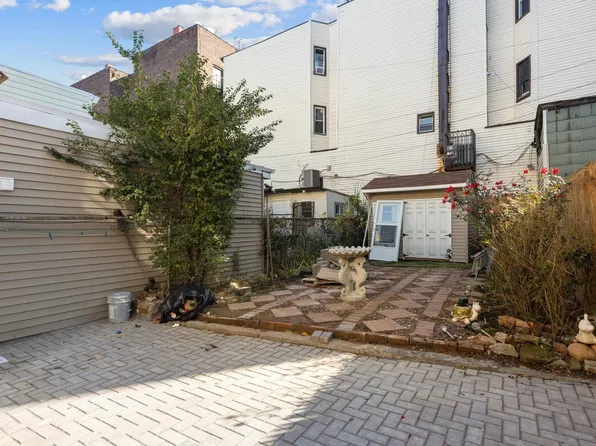 4 Garrison Avenue image 23 of 25