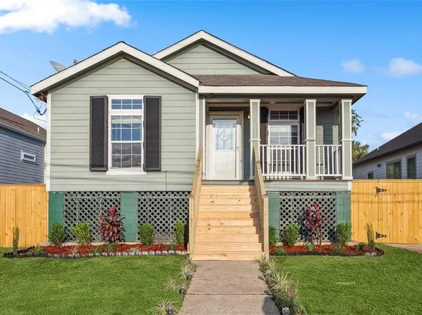 5613 Baccich St, New Orleans, LA 70122
