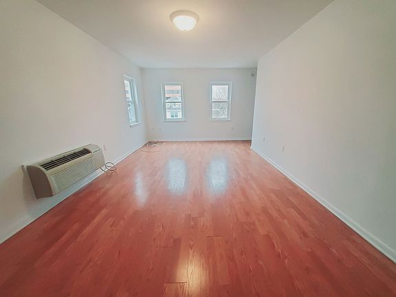 5th image of 12 Houston Ter #9