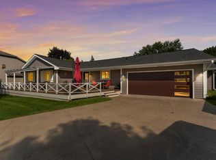 984 Boardwalk Ct, Shoreview, MN 55126