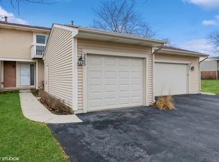 225 Colony Ct, Vernon Hills, IL 60061